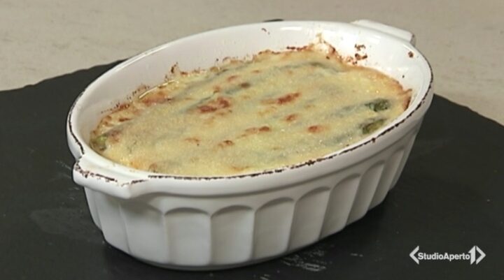Cotto e Mangiato ricetta 9 marzo 2021: parmigiana di asparagi