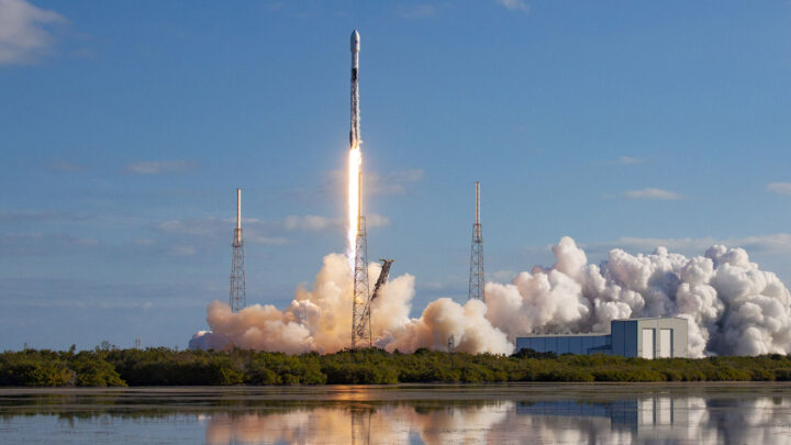 SpaceX: nuovo record del Falcon 9 con il lancio di 60 satelliti Starlink