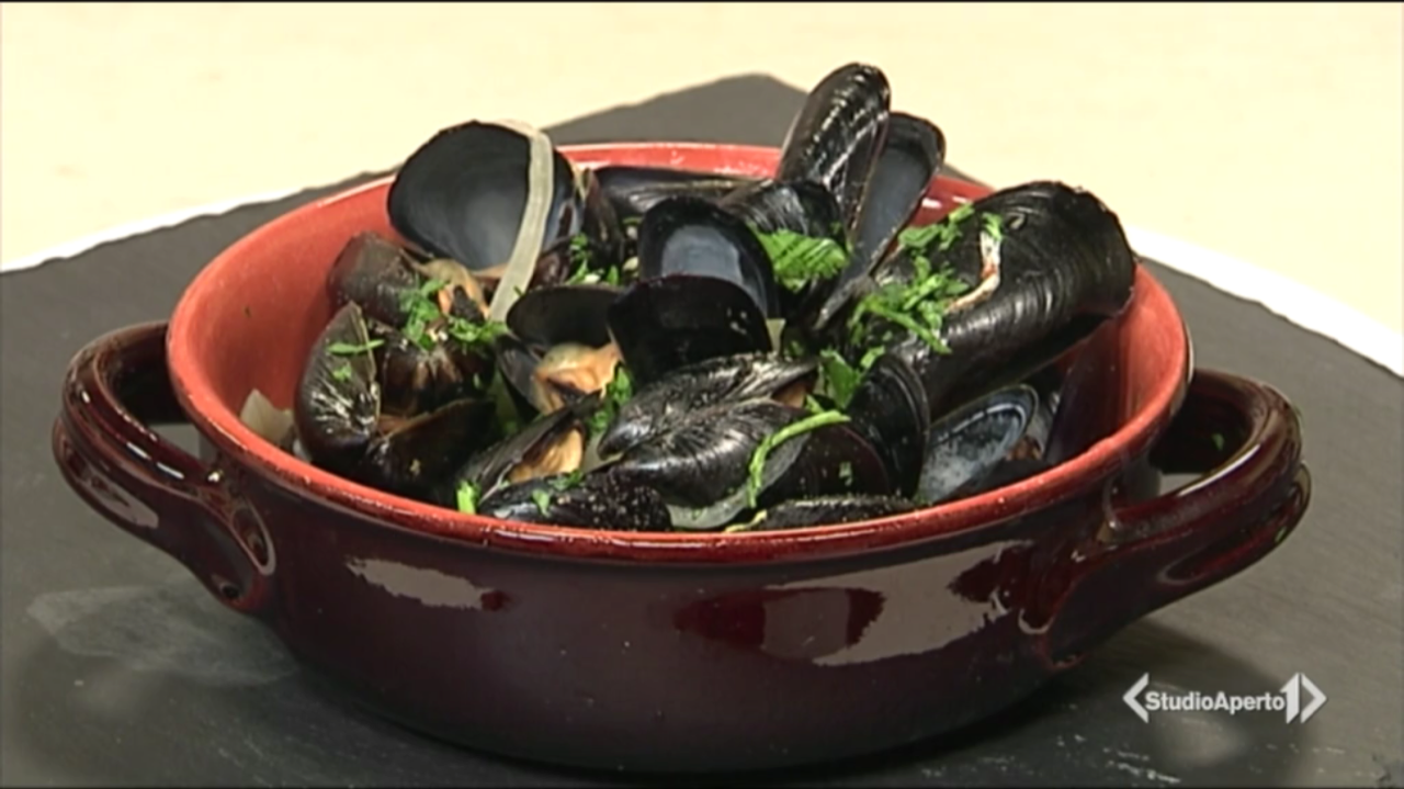 Cotto e Mangiato ricetta del 20 aprile 2021: cozze alla belga