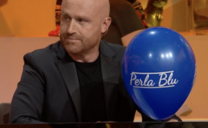 Amici 20, Rudy Zerbi vince il premio Perla Blu e lo dedica ai figli: “Papà dopo 52 anni ha vinto qualcosa” Amici 20, Rudy Zerbi vince il premio Perla Blu e lo dedica ai figli: “Papà dopo 52 anni ha vinto qualcosa”