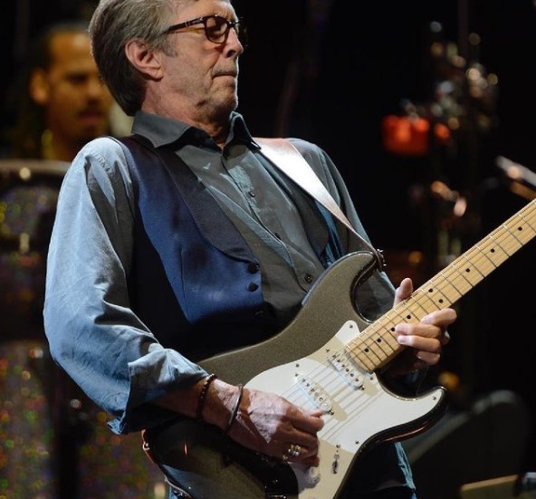Eric Clapton contro il Green Pass: “Non suonerò nei locali che lo richiedono”