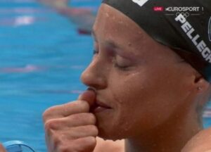 Federica Pellegrini saluta fra le lacrime: Federica Pellegrini saluta fra le lacrime: