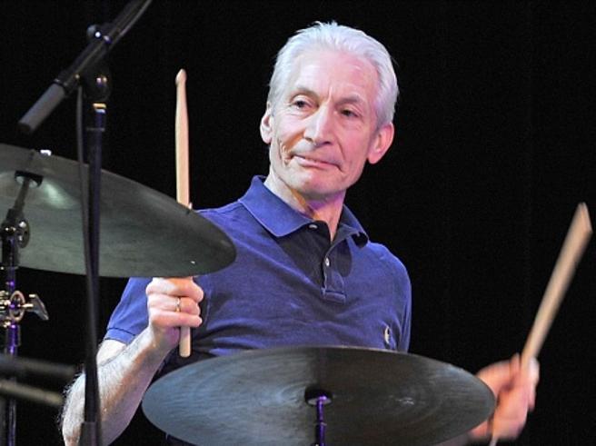 Addio a Charlie Watts, 5 curiosità sul batterista dei Rolling Stones: nessuna batteria in casa