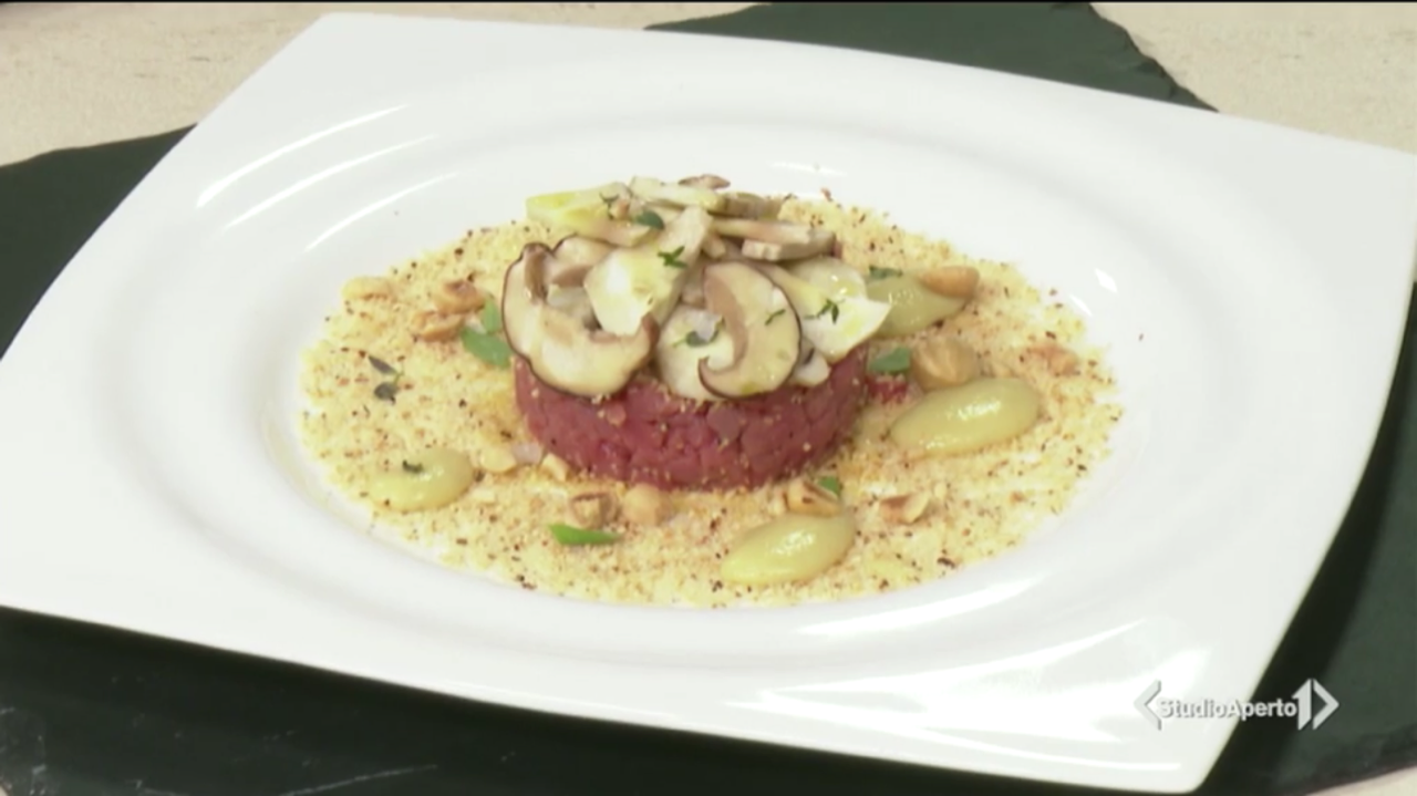 Cotto e Mangiato ricetta 11 novembre 2021: carpaccio con funghi