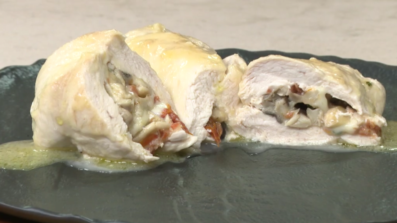 Cotto e Mangiato ricetta del 28 dicembre 2021: pollo ripieno ai funghi