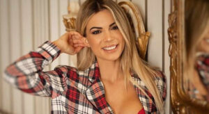 Ludovica Pagani, lo sguardo è sexy: fan in tilt per lo scatto in bianco e nero Ludovica Pagani, lo sguardo è sexy: fan in tilt per lo scatto in bianco e nero