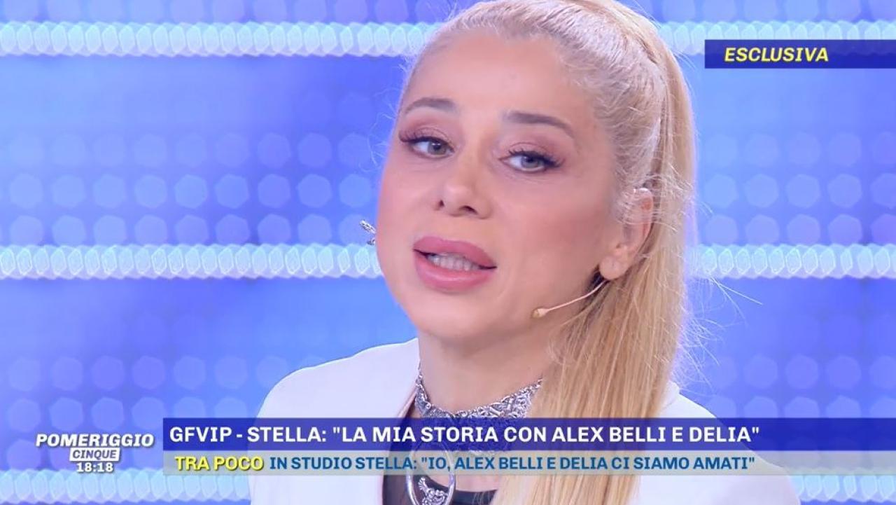 Chi è Stella, donna protagonista dell’amore libero con Alex Belli e Delia Duran?