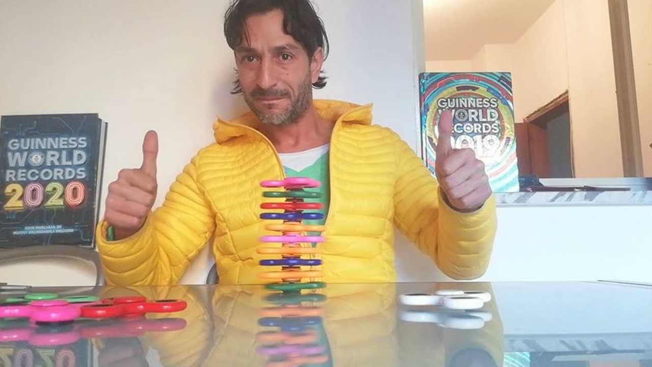 Chi è Rocco Mercurio, italiano da Guinnes World Record e TikToker? Curiosità, social e biografia