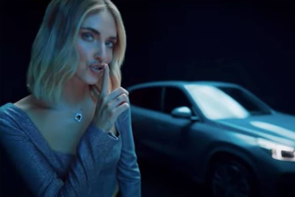 Qual è la canzone della pubblicità della BMW iX1 con Chiara Ferragni come protagonista?