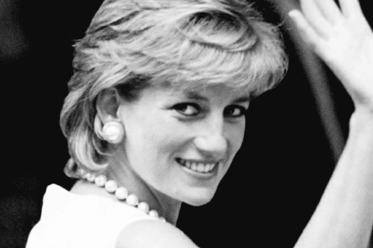Lady D, ventottesimo anniversario dalla sua scomparsa: chi erano i suoi confidenti? Lady D, ventottesimo anniversario dalla sua scomparsa: chi erano i suoi confidenti?