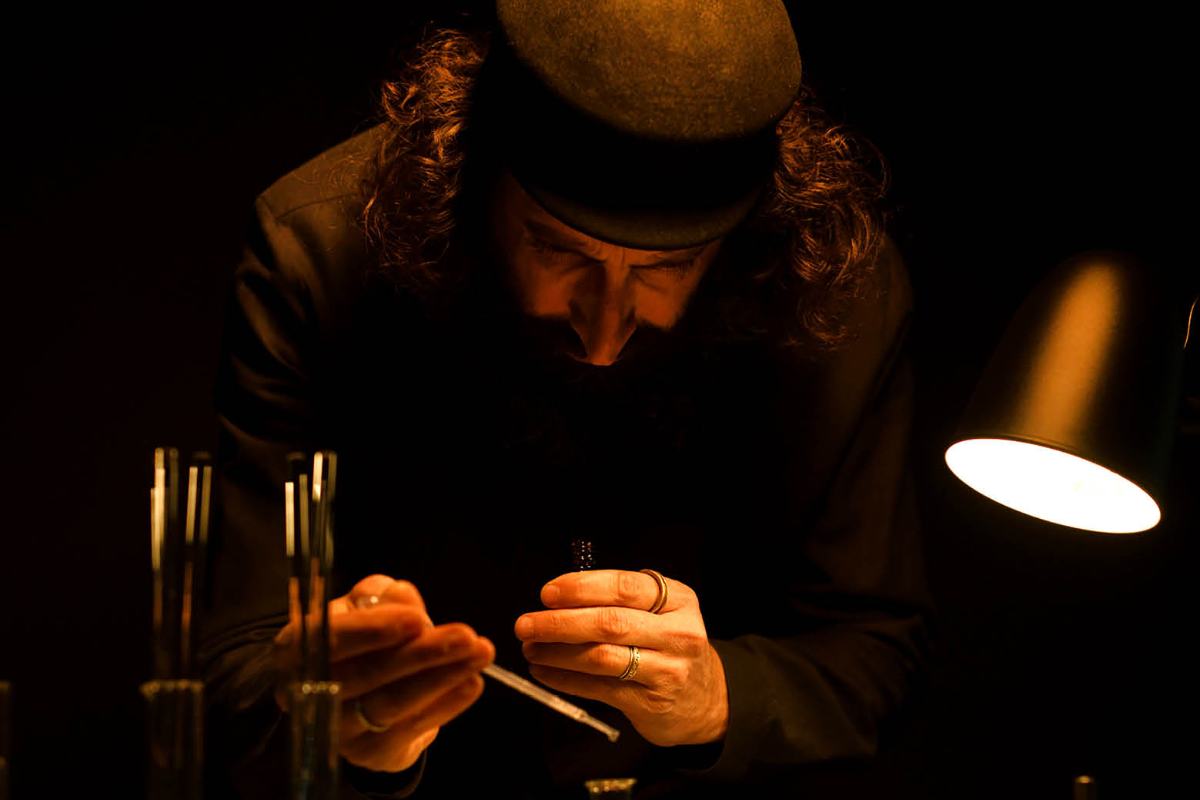 Ovunque: quando un romanzo smette di raccontare e inizia a farsi sentire Ovunque: quando un romanzo smette di raccontare e inizia a farsi sentire